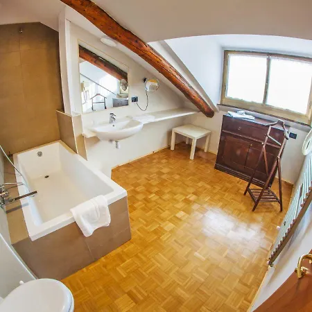 Apartment Monolocali Mansardati Centro Angolo Cottura Su Richiesta *